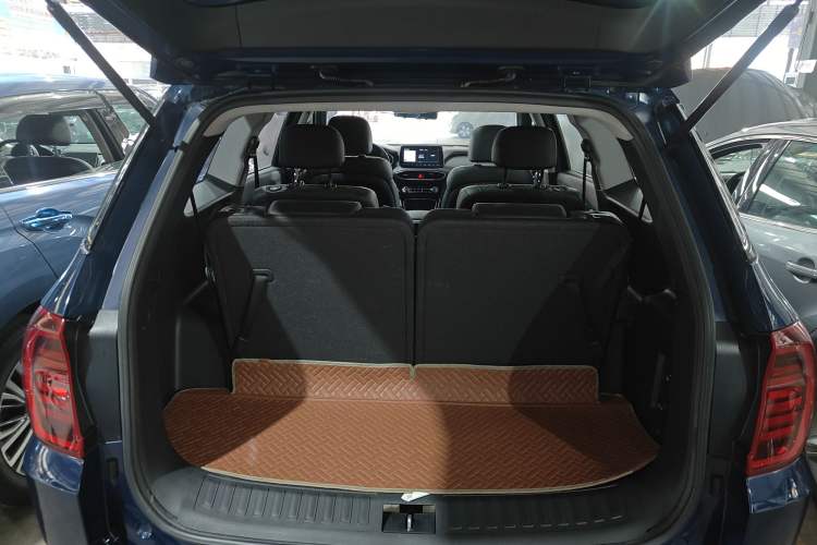 Used Hyundai Santa Fe 2020 380 TGDi Automatic Two-Wheel Drive GLS Luxury Edition Trunk