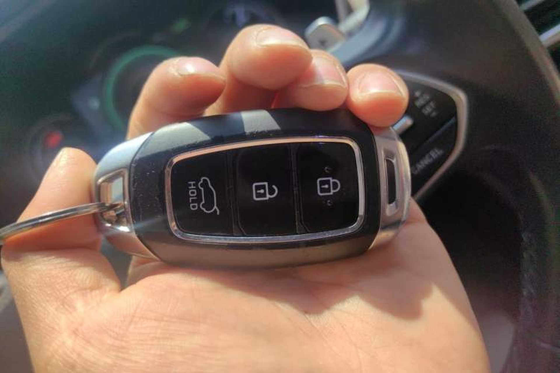 Used Hyundai Santa Fe 2020 380 TGDi Automatic Two-Wheel Drive DLX Prestige Edition PLUS Vehicle Key