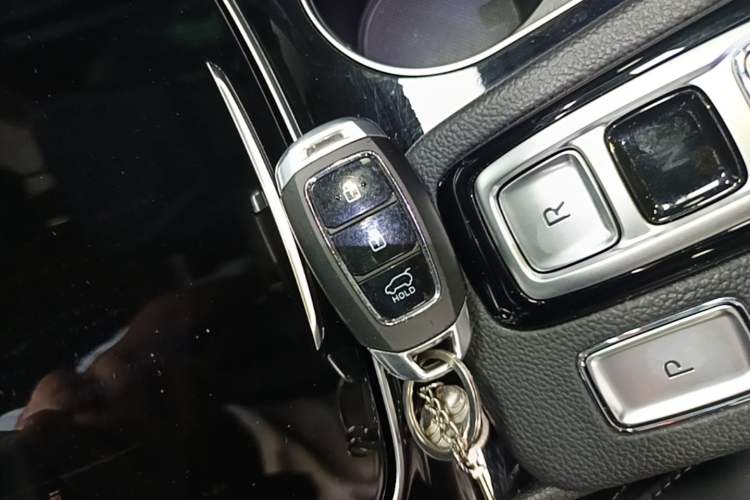 Used Hyundai Santa Fe 2020 380 TGDi Automatic All-Wheel Drive DLX HTRAC Prestige PLUS Vehicle Key