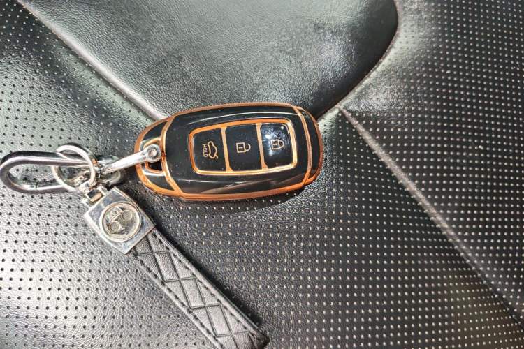Used Hyundai Santa Fe 2020 380 TGDi Automatic Two-Wheel Drive DLX Prestige Edition PLUS Vehicle Key