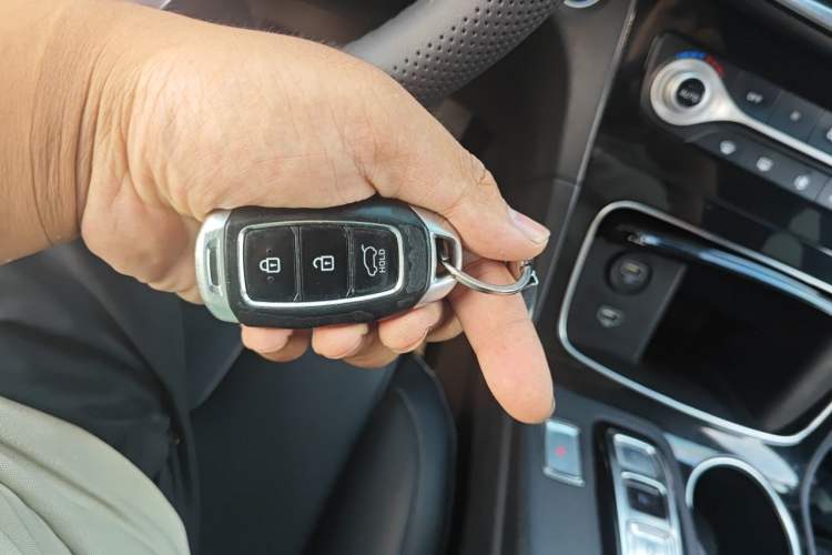 Used Hyundai Santa Fe 2020 380 TGDi Automatic Two-Wheel Drive GLS Luxury Edition Vehicle Key