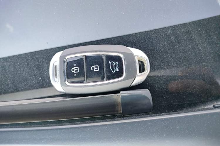 Used Hyundai Santa Fe 2020 380 TGDi Automatic Two-Wheel Drive GLS Luxury Edition Vehicle Key