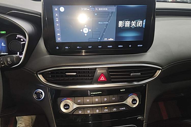 Used Hyundai Santa Fe 2020 380 TGDi Automatic All-Wheel Drive DLX HTRAC Prestige PLUS Audio And AC Panel