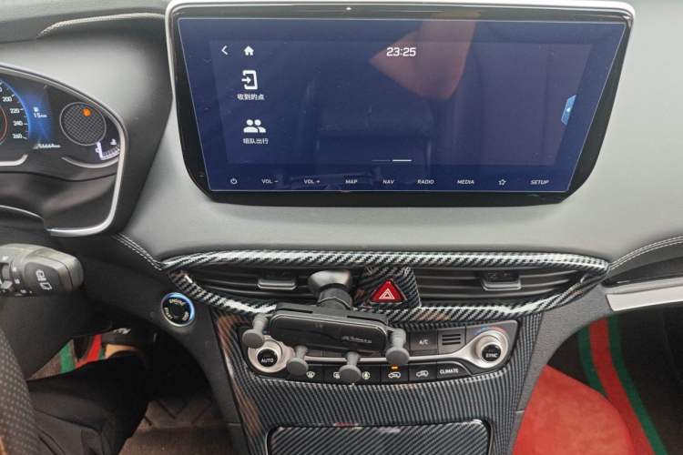 Used Hyundai Santa Fe 2020 380 TGDi Automatic Two-Wheel Drive GLS Luxury Edition Audio And AC Panel