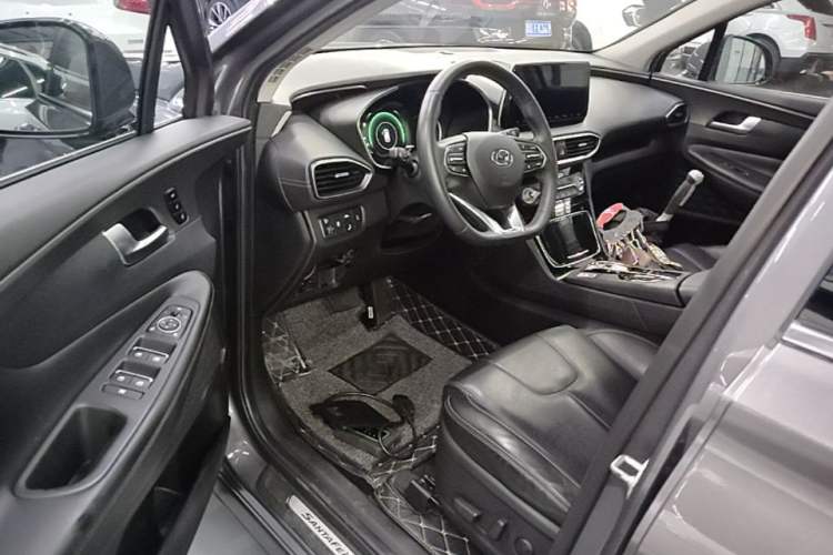 Used Hyundai Santa Fe 2020 380 TGDi Automatic All-Wheel Drive DLX HTRAC Prestige PLUS Driver Seat