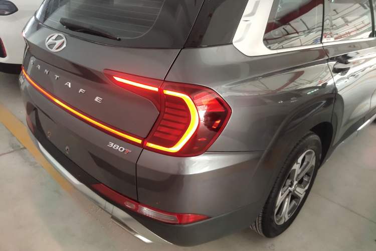 Used Hyundai Santa Fe 2020 380 TGDi Automatic Two-Wheel Drive GLS Luxury Edition Exterior 6