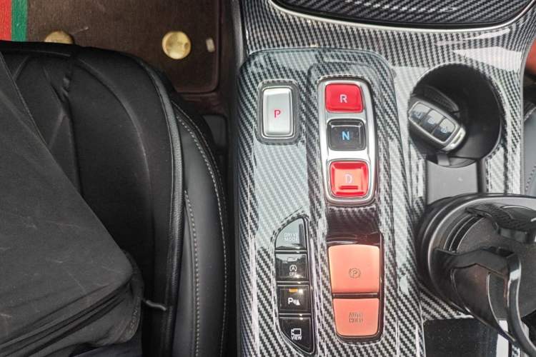 Used Hyundai Santa Fe 2020 380 TGDi Automatic Two-Wheel Drive GLS Luxury Edition Gear Lever