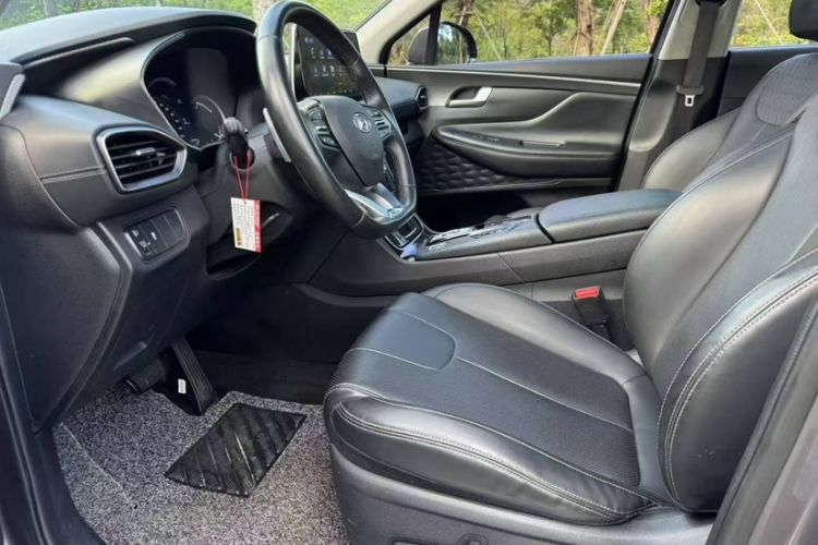 Used Hyundai Santa Fe 2020 380 TGDi Automatic Two-Wheel Drive GLS Luxury Edition Interior 1