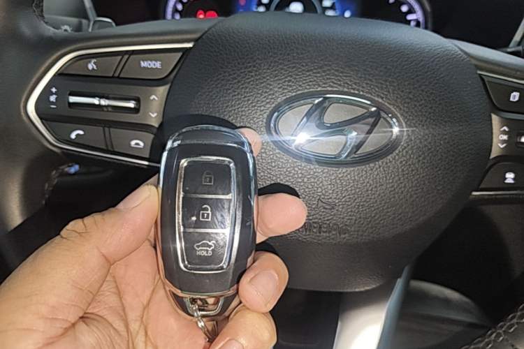 Used Hyundai Santa Fe 2020 380 TGDi Automatic All-Wheel Drive DLX HTRAC Prestige PLUS Interior 1
