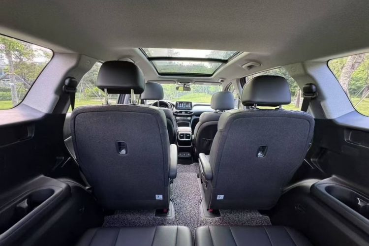 Used Hyundai Santa Fe 2020 380 TGDi Automatic Two-Wheel Drive GLS Luxury Edition Interior 3