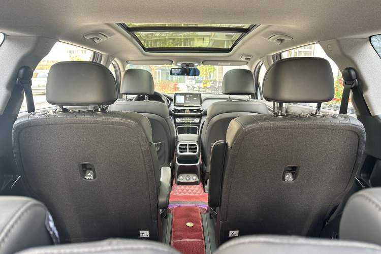 Used Hyundai Santa Fe 2020 380 TGDi Automatic Two-Wheel Drive GLS Luxury Edition Interior 6