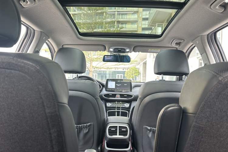 Used Hyundai Santa Fe 2020 380 TGDi Automatic Two-Wheel Drive GLS Luxury Edition Interior 7