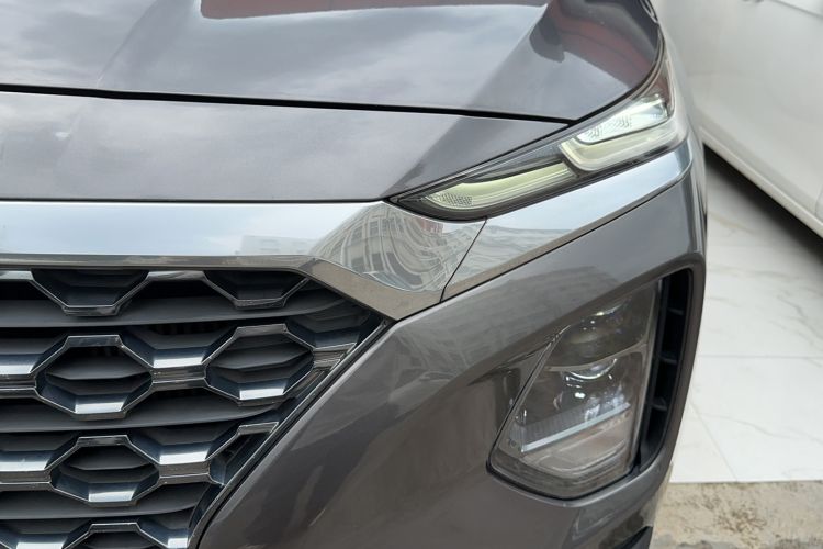 Used Hyundai Santa Fe 2020 380 TGDi Automatic Two-Wheel Drive GLS Luxury Edition Left Front Headlight