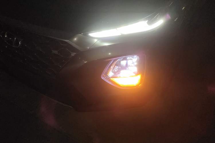 Used Hyundai Santa Fe 2020 380 TGDi Automatic Two-Wheel Drive GLS Luxury Edition Left Front Headlight