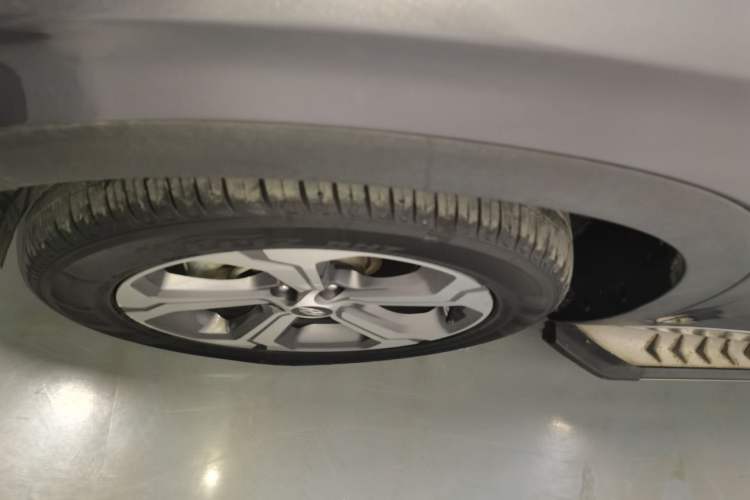 Used Hyundai Santa Fe 2020 380 TGDi Automatic All-Wheel Drive DLX HTRAC Prestige Edition Left Front Wheel Hub