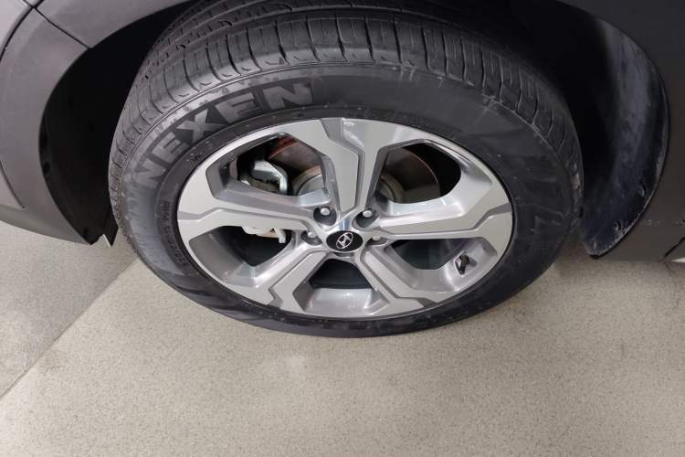 Used Hyundai Santa Fe 2020 380 TGDi Automatic Two-Wheel Drive TOP Flagship Edition Left Front Wheel Hub