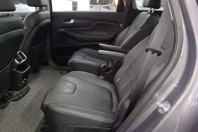 Used Hyundai Santa Fe 2020 380 TGDi Automatic All-Wheel Drive DLX HTRAC Prestige PLUS Left Rear Seat