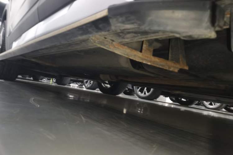 Used Hyundai Santa Fe 2020 380 TGDi Automatic All-Wheel Drive DLX HTRAC Prestige Edition Left Side Sill