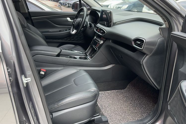 Used Hyundai Santa Fe 2020 380 TGDi Automatic Two-Wheel Drive GLS Luxury Edition Right Front Seat