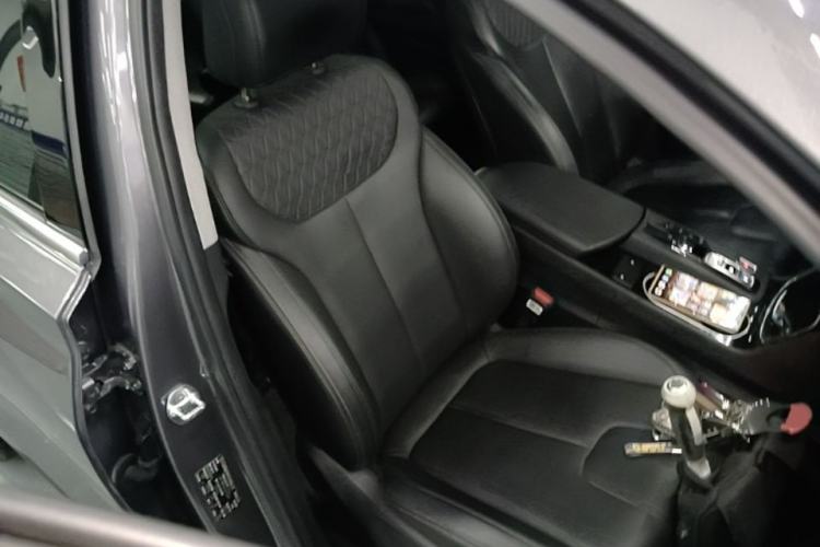 Used Hyundai Santa Fe 2020 380 TGDi Automatic All-Wheel Drive DLX HTRAC Prestige PLUS Right Front Seat