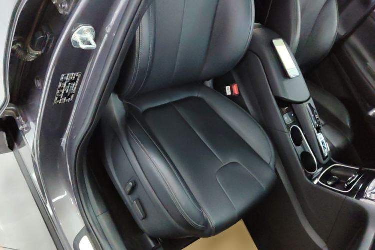 Used Hyundai Santa Fe 2020 380 TGDi Automatic All-Wheel Drive DLX HTRAC Prestige Edition Right Front Seat