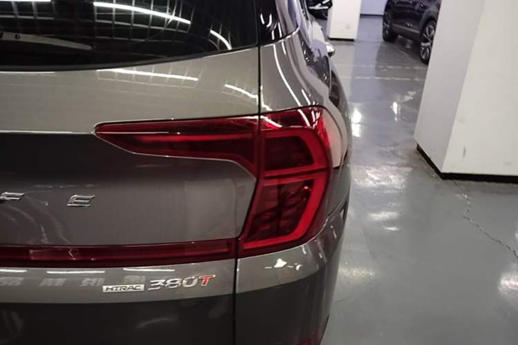Used Hyundai Santa Fe 2020 380 TGDi Automatic All-Wheel Drive DLX HTRAC Prestige PLUS Right Rear Taillight