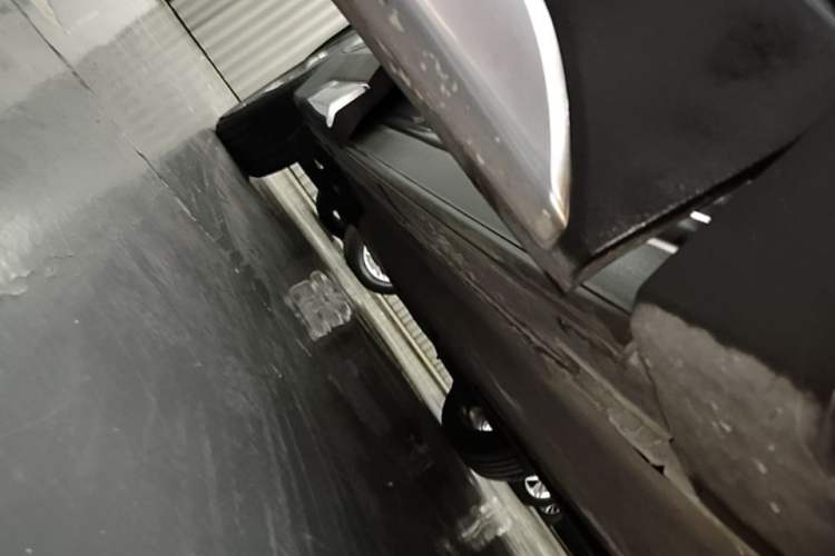 Used Hyundai Santa Fe 2020 380 TGDi Automatic All-Wheel Drive DLX HTRAC Prestige PLUS Right Side Sill