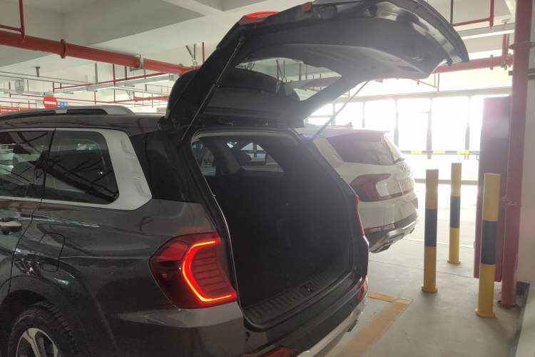 Used Hyundai Santa Fe 2020 380 TGDi Automatic Two-Wheel Drive GLS Luxury Edition Trunk