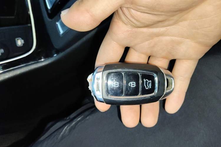 Used Hyundai Santa Fe 2020 380 TGDi Automatic All-Wheel Drive DLX HTRAC Prestige Edition Vehicle Key