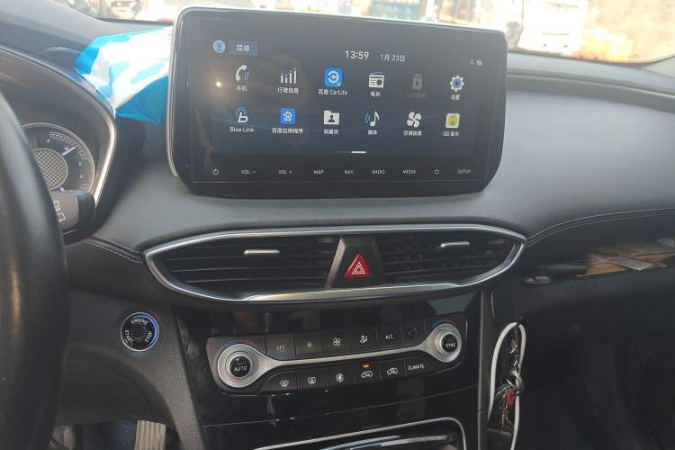 Used Hyundai Santa Fe 2020 380 TGDi Automatic All-Wheel Drive DLX HTRAC Prestige PLUS Audio And AC Panel