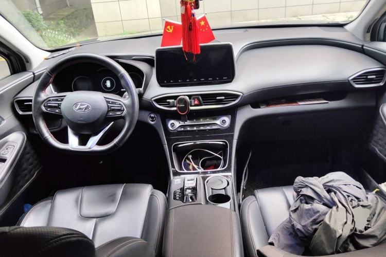 Used Hyundai Santa Fe 2020 380 TGDi Automatic Two-Wheel Drive GLS Luxury Edition Center Console