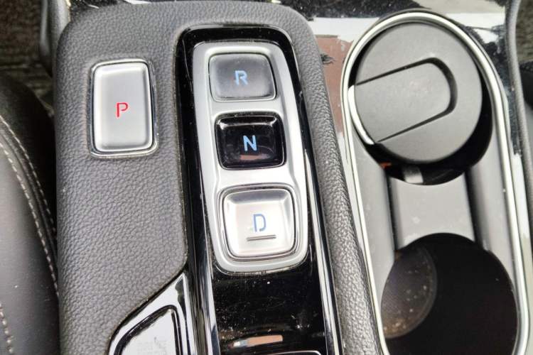 Used Hyundai Santa Fe 2020 380 TGDi Automatic Two-Wheel Drive GLS Luxury Edition Gear Lever