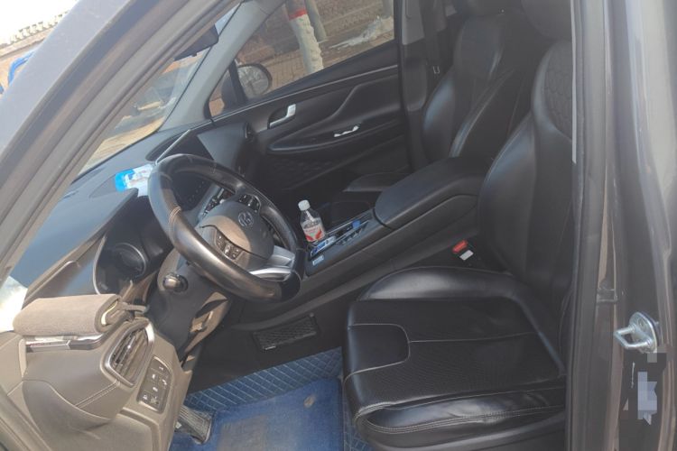 Used Hyundai Santa Fe 2020 380 TGDi Automatic All-Wheel Drive DLX HTRAC Prestige PLUS Left Front Seat