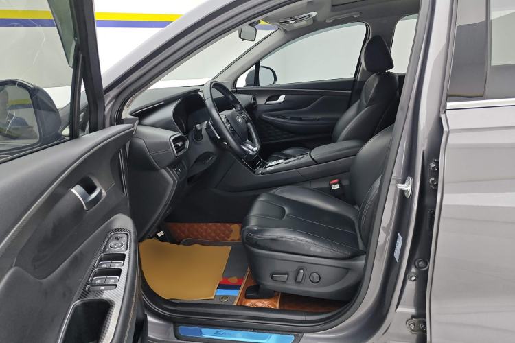 Used Hyundai Santa Fe 2020 380 TGDi Automatic Two-Wheel Drive GLS Luxury Edition Left Front Seat