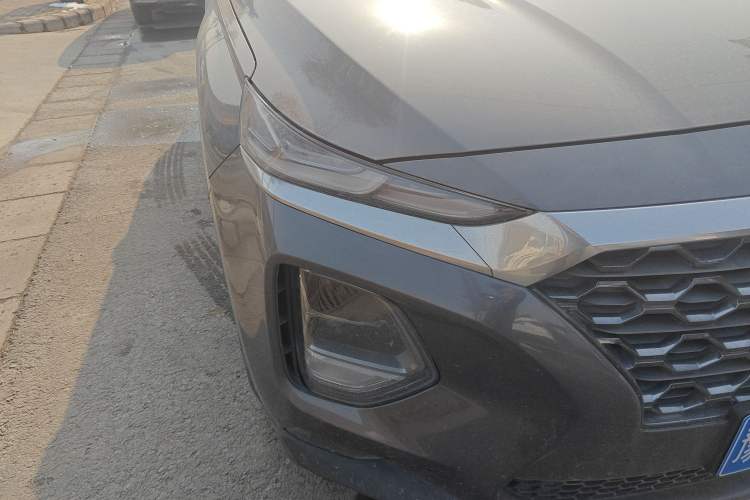 Used Hyundai Santa Fe 2020 380 TGDi Automatic All-Wheel Drive DLX HTRAC Prestige PLUS Right Front Headlight