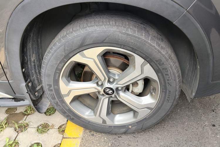 Used Hyundai Santa Fe 2020 380 TGDi Automatic Two-Wheel Drive GLS Luxury Edition Right Front Wheel Hub