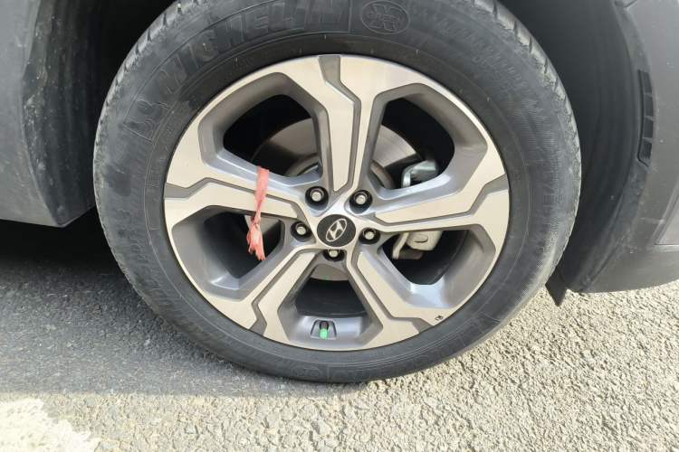 Used Hyundai Santa Fe 2020 380 TGDi Automatic All-Wheel Drive DLX HTRAC Prestige PLUS Right Front Wheel Hub