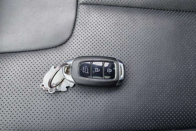 Used Hyundai Santa Fe 2020 380 TGDi Automatic Two-Wheel Drive DLX Prestige Edition Vehicle Key
