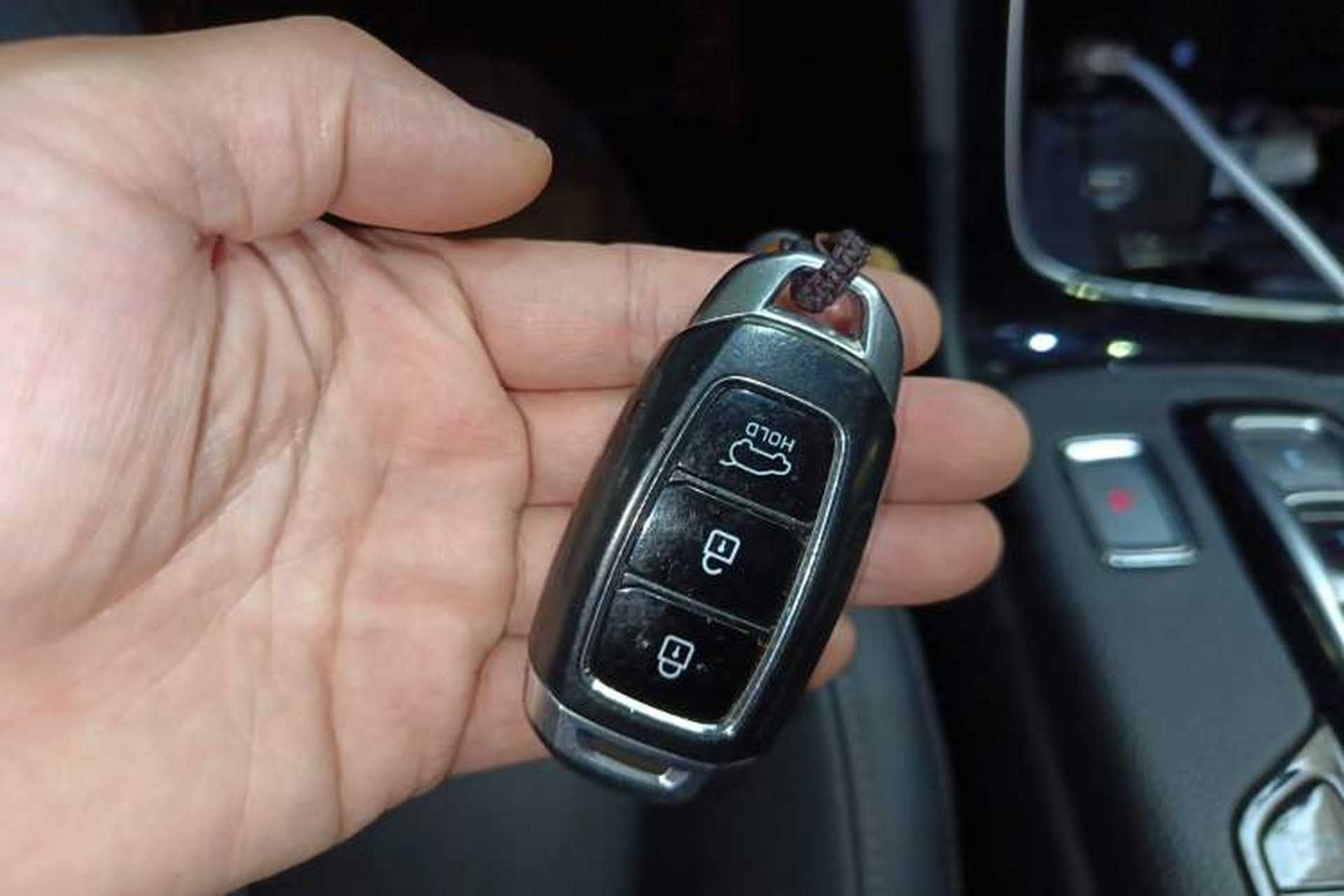 Used Hyundai Santa Fe 2020 380 TGDi Automatic All-Wheel Drive DLX HTRAC Prestige PLUS Vehicle Key