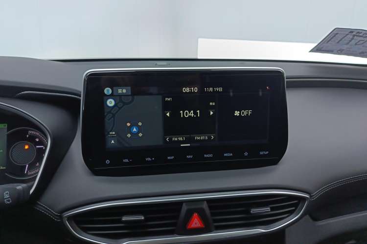 Used Hyundai Santa Fe 2020 380 TGDi Automatic Two-Wheel Drive GLS Luxury Edition Audio And AC Panel