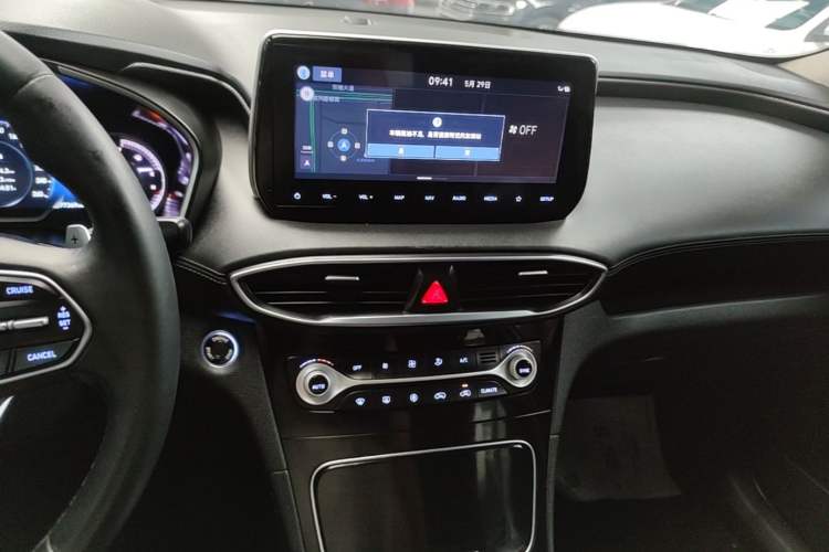 Used Hyundai Santa Fe 2020 380 TGDi Automatic Two-Wheel Drive GLS Luxury Edition Audio And AC Panel