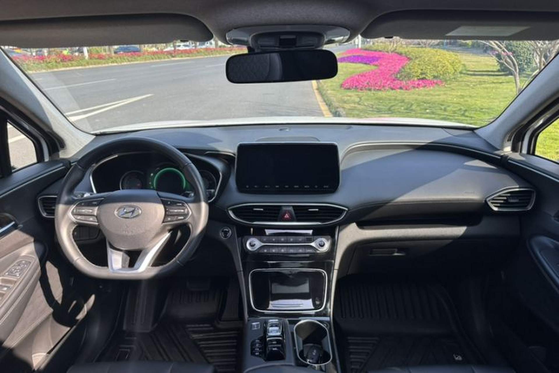 Used Hyundai Santa Fe 2020 380 TGDi Automatic Two-Wheel Drive GLS Luxury Edition Audio And AC Panel