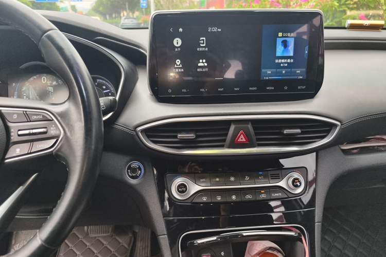 Used Hyundai Santa Fe 2020 380 TGDi Automatic Two-Wheel Drive DLX Prestige Edition PLUS Audio And AC Panel