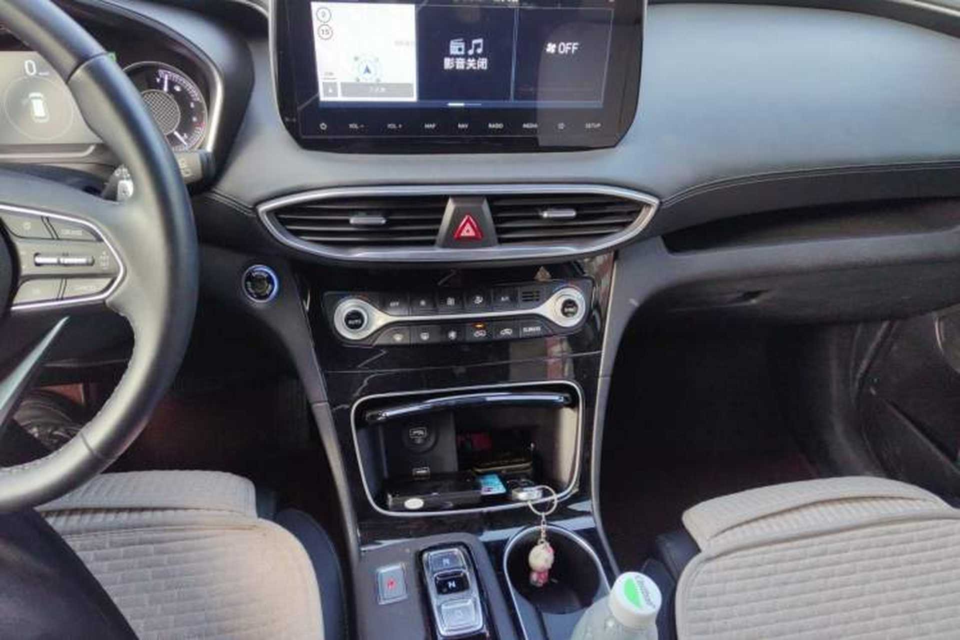 Used Hyundai Santa Fe 2020 380 TGDi Automatic Two-Wheel Drive GLS Luxury Edition Audio And AC Panel