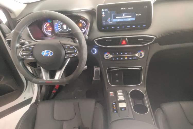Used Hyundai Santa Fe 2020 380 TGDi Automatic Two-Wheel Drive GLS Luxury Edition Audio And AC Panel