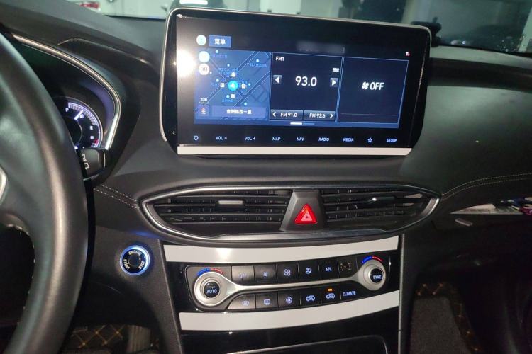 Used Hyundai Santa Fe 2020 380 TGDi Automatic Two-Wheel Drive GLS Luxury Edition Audio And AC Panel