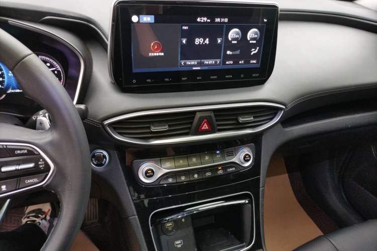 Used Hyundai Santa Fe 2020 380 TGDi Automatic All-Wheel Drive DLX HTRAC Prestige PLUS Audio And AC Panel