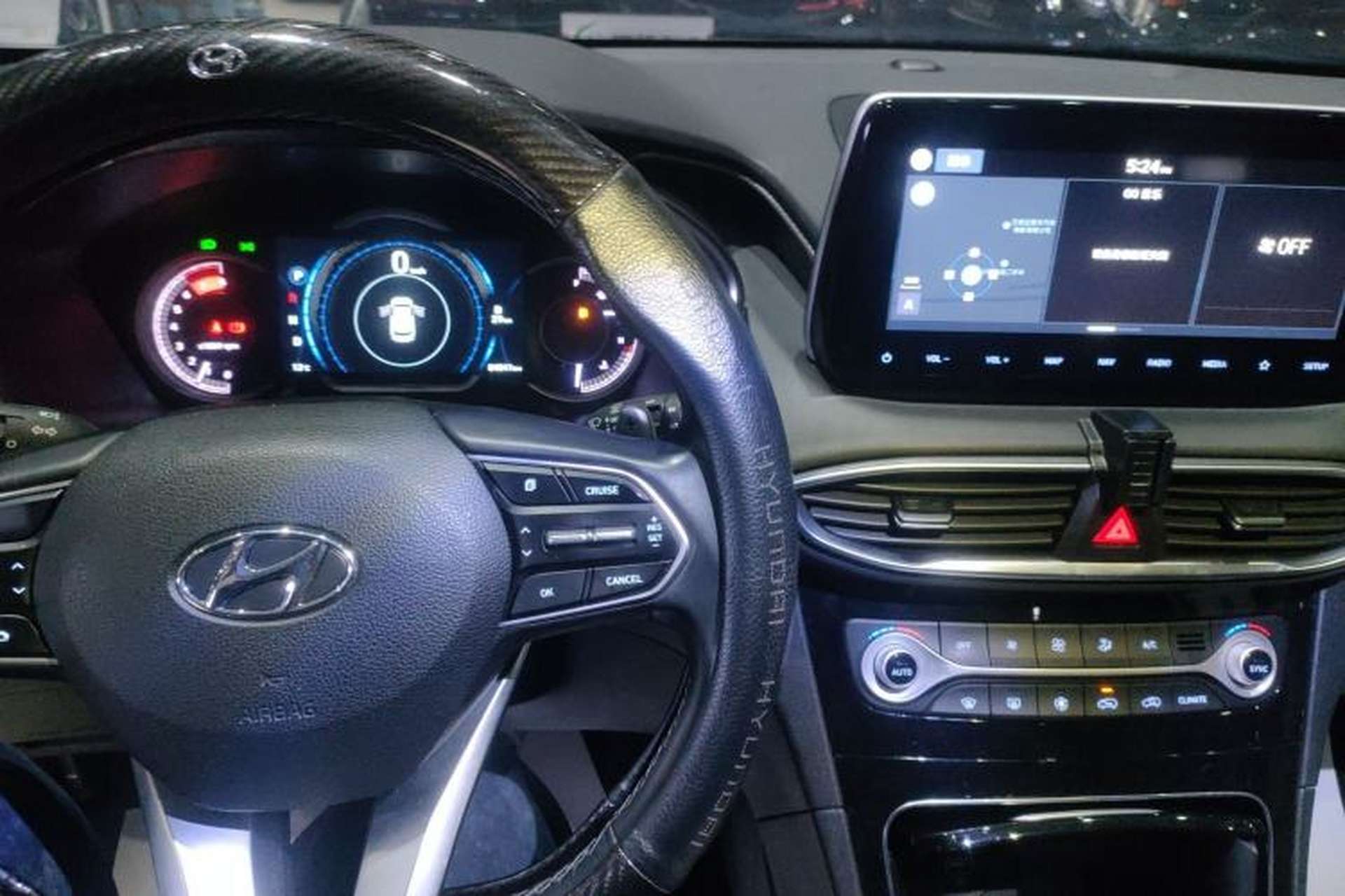Used Hyundai Santa Fe 2020 380 TGDi Automatic Two-Wheel Drive GLS Luxury Edition Center Console