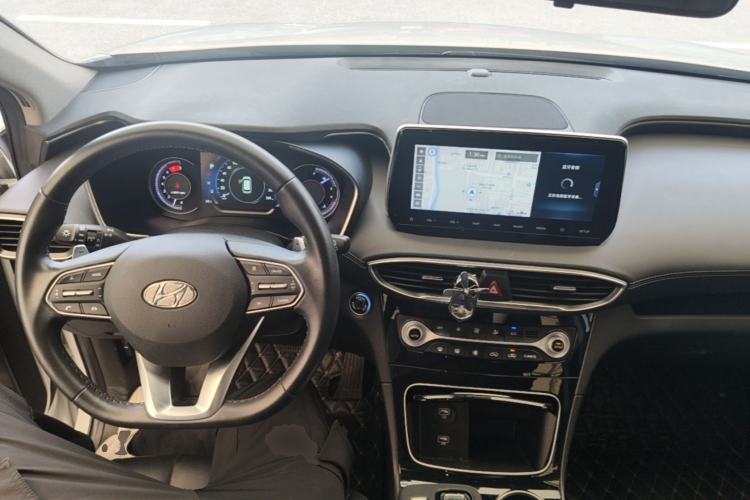 Used Hyundai Santa Fe 2020 380 TGDi Automatic Two-Wheel Drive GLS Luxury Edition Center Console