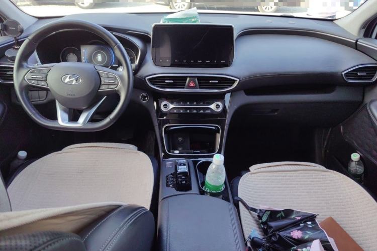 Used Hyundai Santa Fe 2020 380 TGDi Automatic Two-Wheel Drive GLS Luxury Edition Center Console